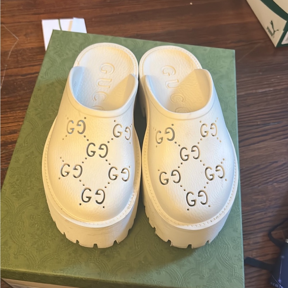 Gucci clogs
